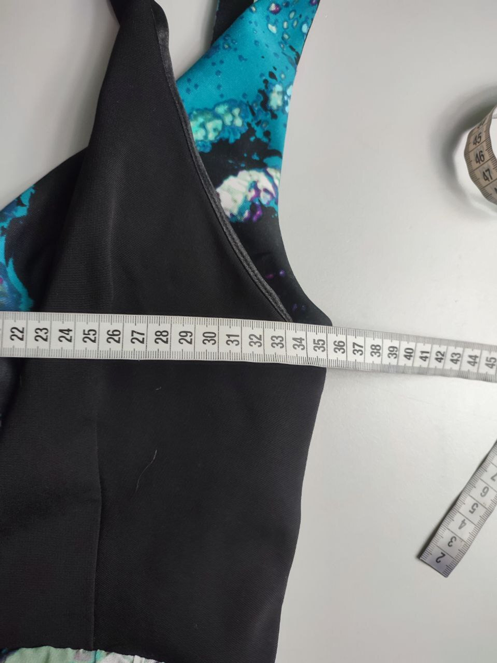 Платье Bebe яркое 42 размер