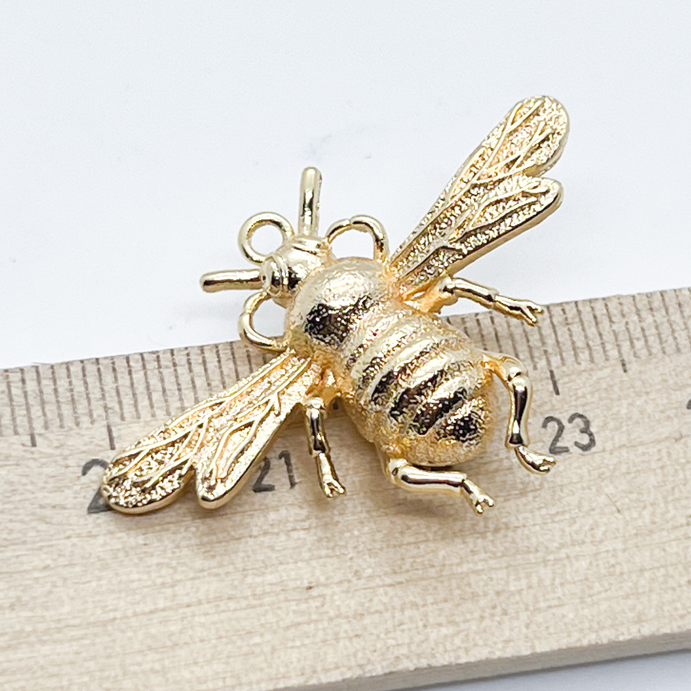 Подвеска Пчела (большая), цвет золото, размер 39*27 мм, цена за 1 шт