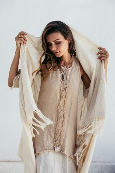 Накидка с бахромой Chintamani короткая (молоко)