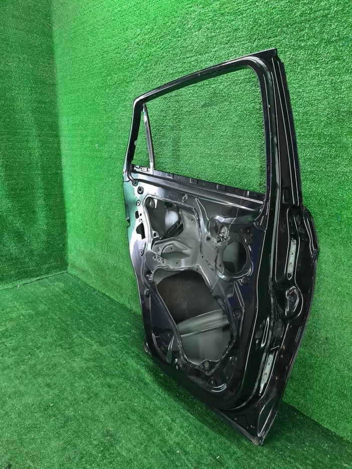 Дверь задняя левая BMW X6 F16 F86 (2014-2020)