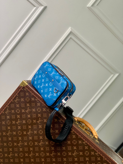 Louis Vuitton Alpha Messenger