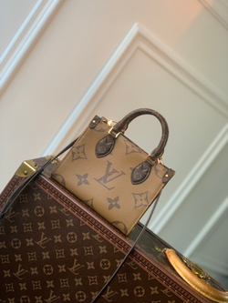 Louis Vuitton Onthego PM