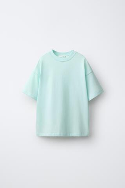 ZARA НАБОР ИЗ ТРЕХ ОДНОТОННЫХ ФУТБОЛОК, ПАСТЕЛЬНО-СИНИЙ