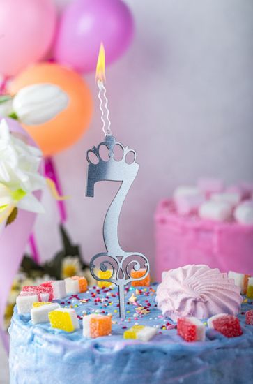 Свеча - топпер цифра "7"