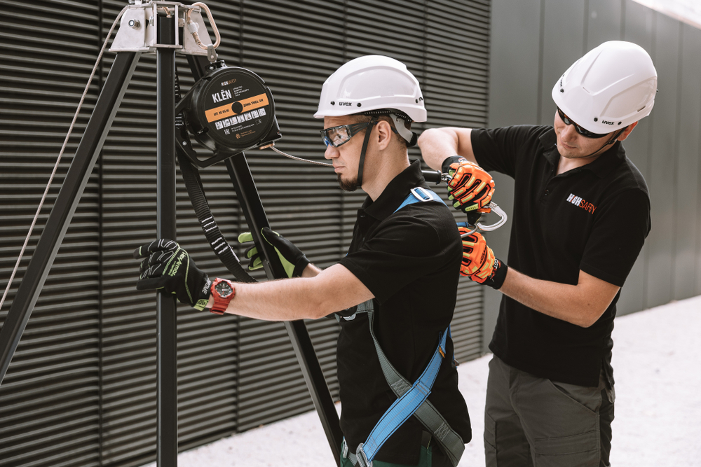 Анкерное устройство типа В (тренога, арт. HS-TM9W со спасательным подъемным устройством, арт. HS-W502)