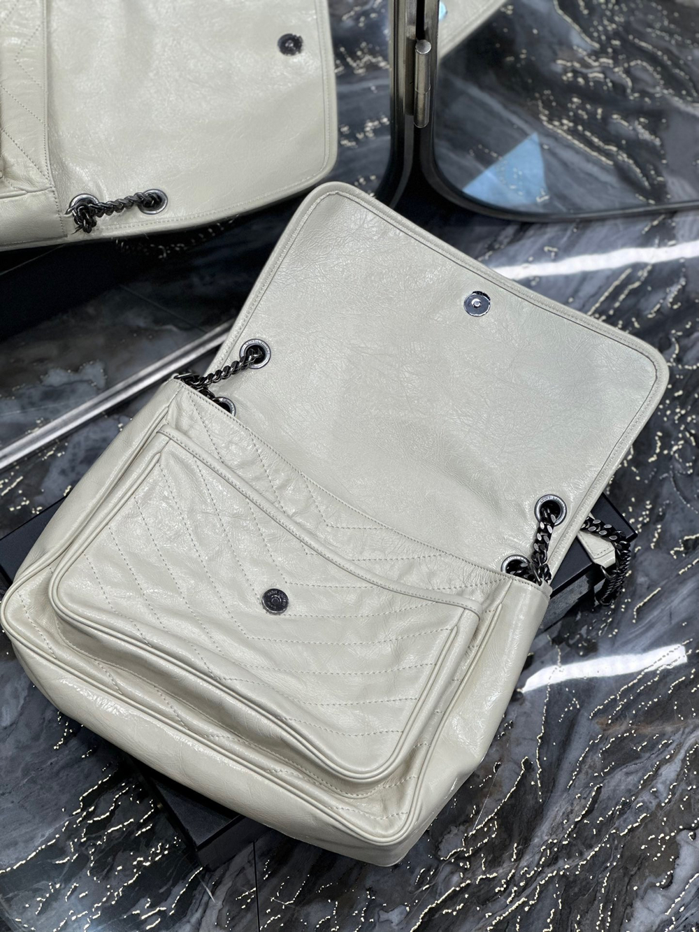 Saint Laurent Niki 32 cm