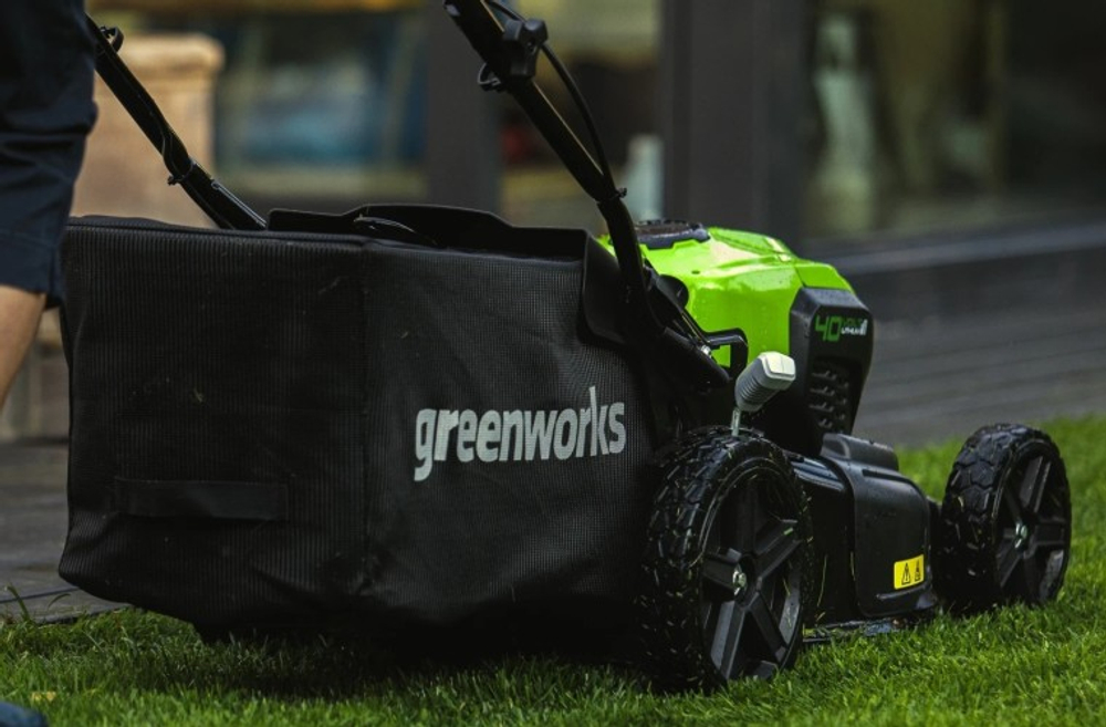 Газонокосилка аккумуляторная GREENWORKS GD40LM46SP 40V, самоходная, б/щ, АКБ 8Ач и ЗУ 2506807UH