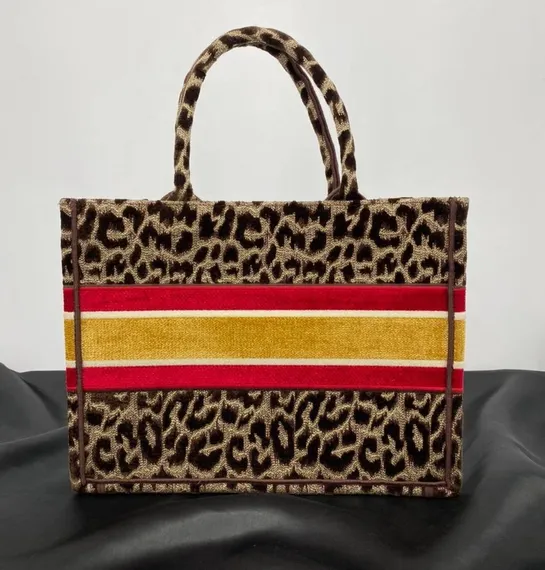 Сумка Dior Book Tote коричнево-бежевый