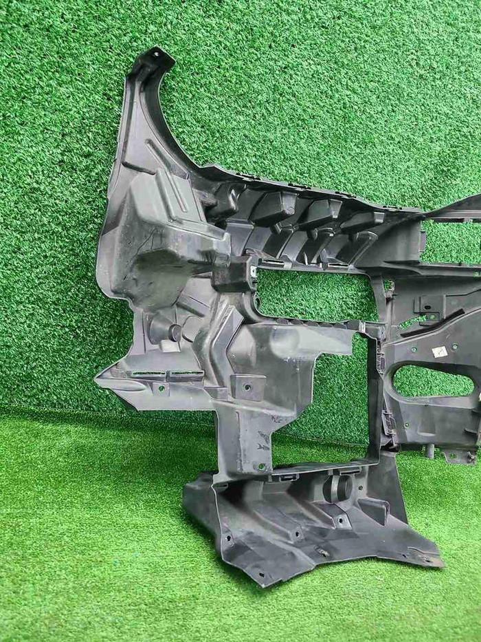 Кронштейн переднего бампера BMW X5 G05 (18-23)