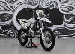 Мотоцикл SHARMAX Expert Pro 300 2T Husq Edition