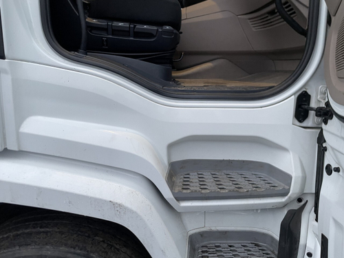 Корпус подножки правый 2023г.