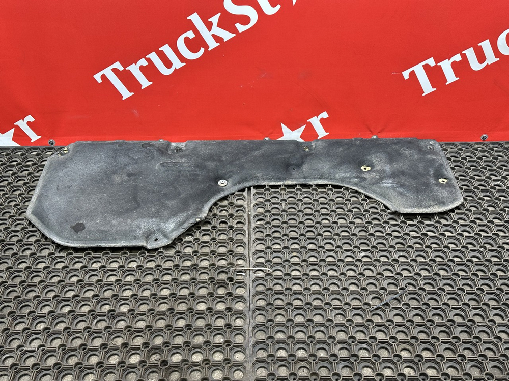 Шумоизоляция двигателя правая