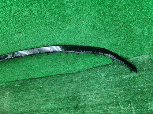 Молдинг переднего бампера Audi Q8 (18-23) S-line