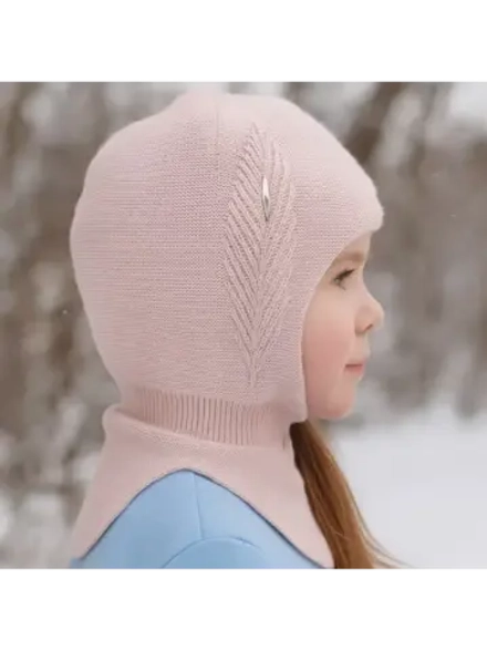 Шапка-шлем для девочки.