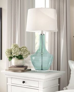 Зеленая настольная лампа “Монток”