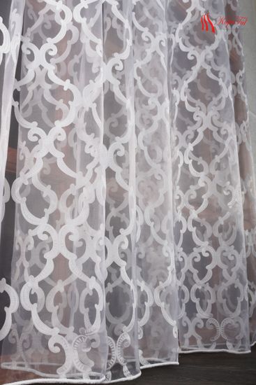 Лионель (белый). Деворе органза.