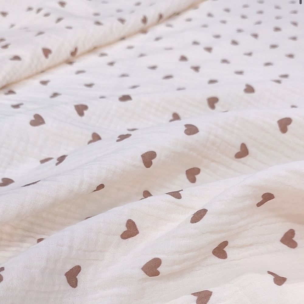 Муслин двухслойный "Коричневые сердца на айвори"