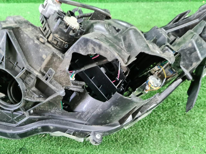 Битая Фара правая Toyota RAV4 5 XA50 (2018-н.в.) LED