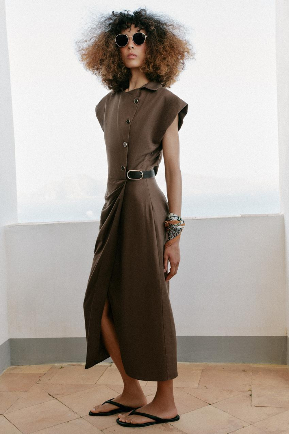 ZARA ПЛАТЬЕ МИДИ ИЗ ЛЬНА С ПОЯСОМ, СЕРОВАТО-КОРИЧНЕВЫЙ