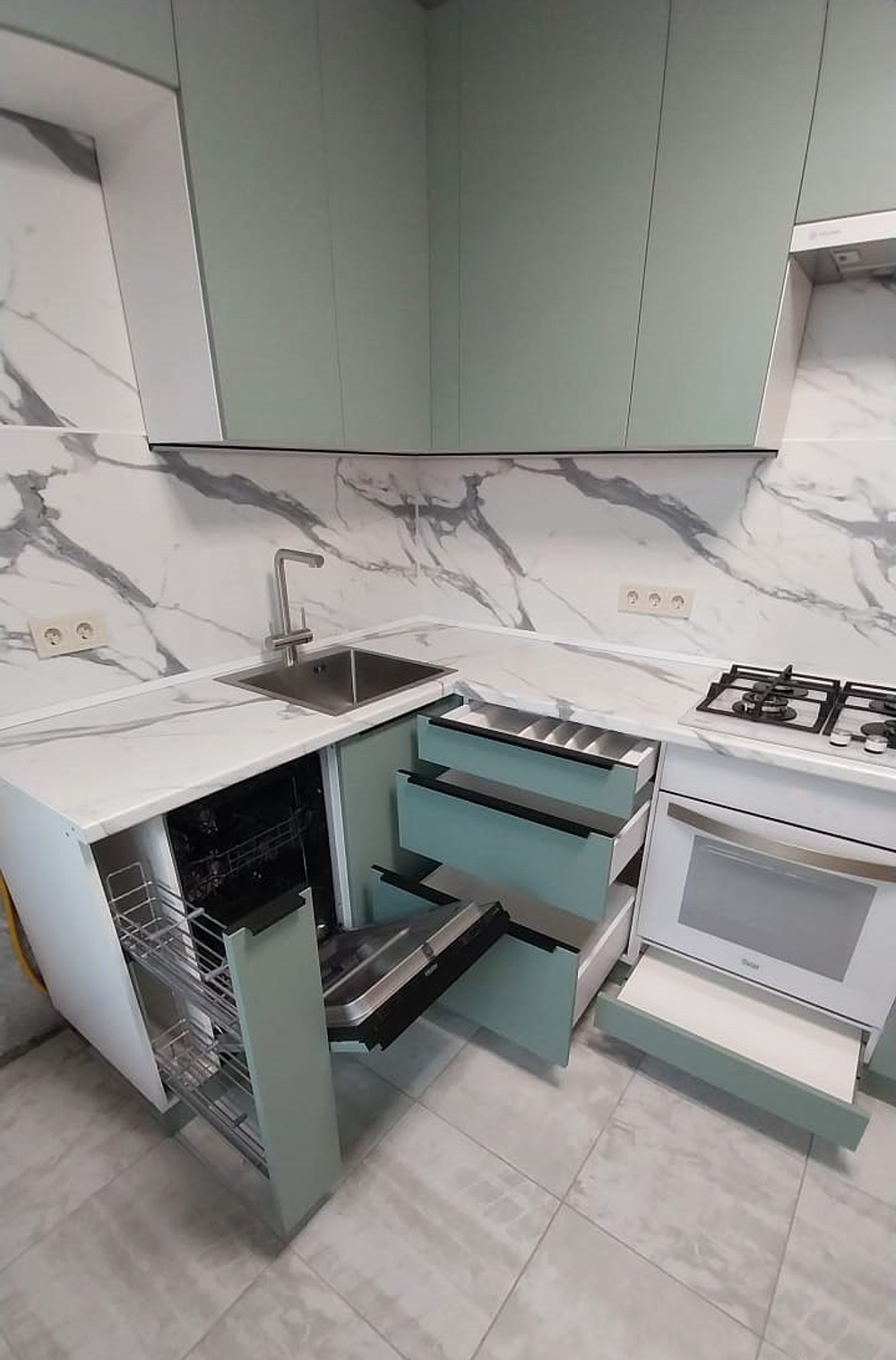 МОДУЛЬНАЯ КУХНЯ Аттика Gola Plastic АКРИЛИТ( АТТИКА ГОЛА )В НАЛИЧИИ ПО ВАШИМ РАЗМЕРАМ