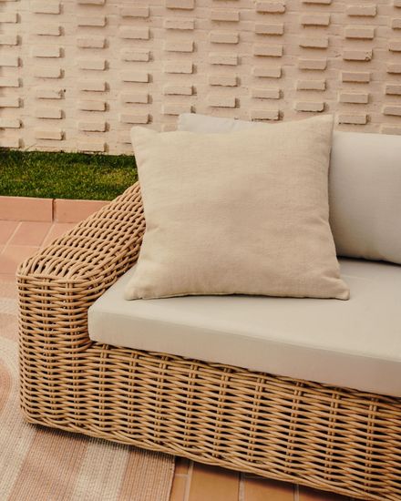 Portlligat Уличный столик из искусственного ротанга с натуральной отделкой 110x60