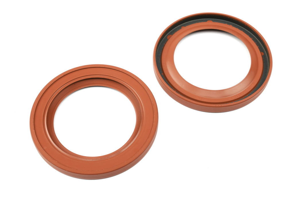 Сальник 75х102х10 а/м КАМАЗ коленчатого вала передняя (красный с губой/FPM+MKV) Резинотехника г. Балаково ( ОЕ РТ740.1005034 (МКВ) )