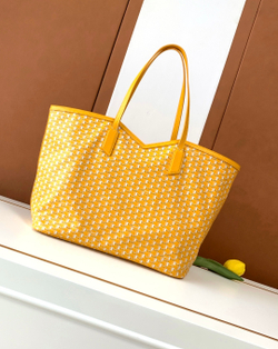 Moynat M Tote GM