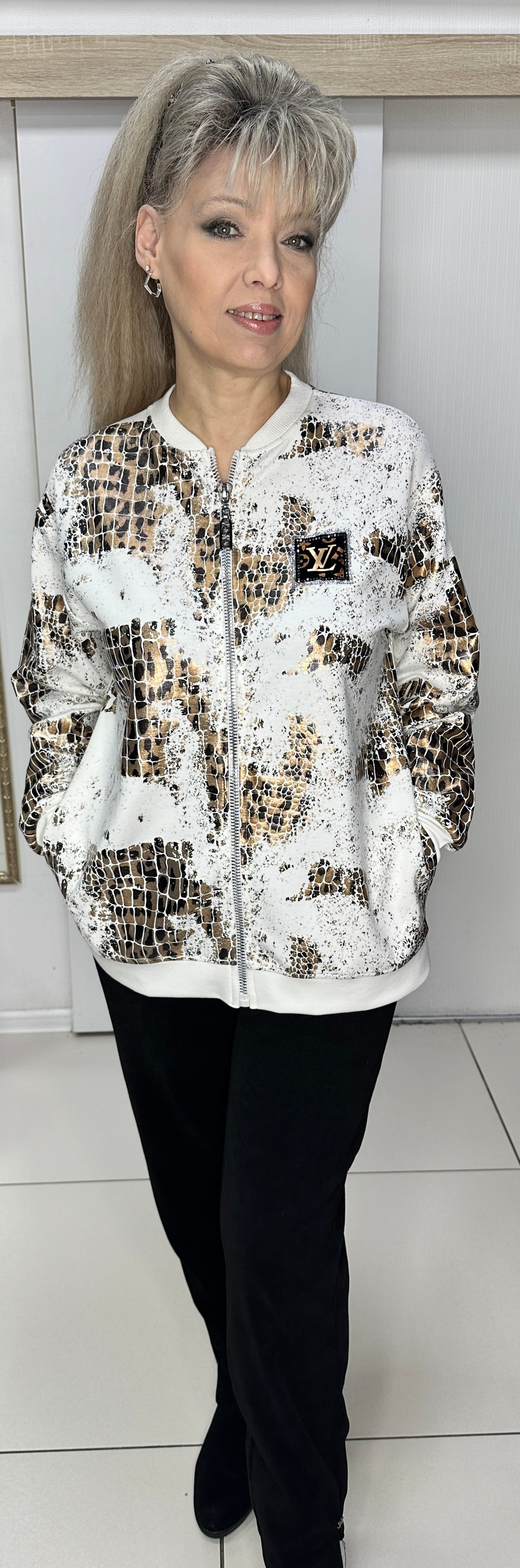 Белый жакет с леопардовым принтом