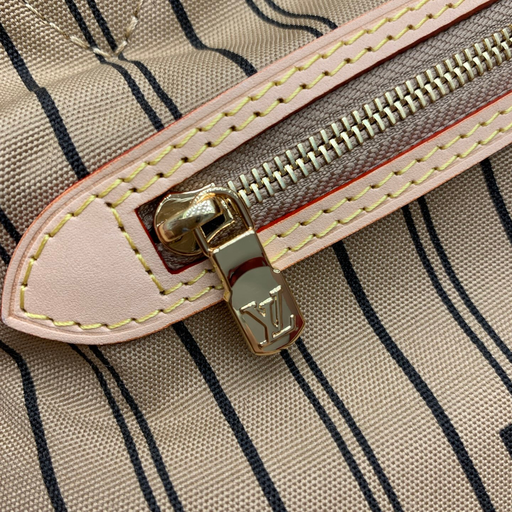 Louis Vuitton Neverfull Bandouliere Inside Out GM