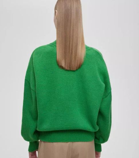 AIM  свободного кроя Цвет зеленый . 50% шерсть мериноса.