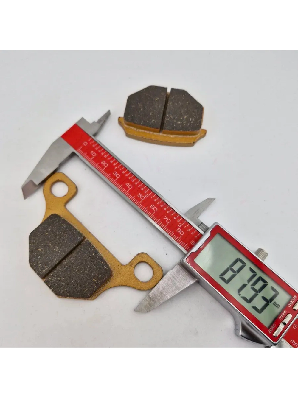 +t Тормозные колодки дисковые для детского квадроцикла