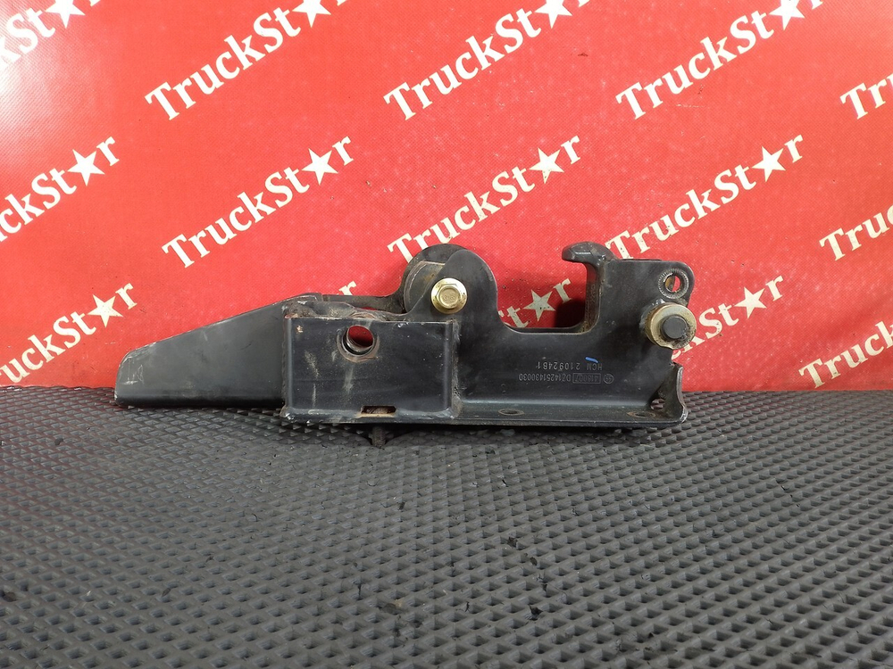 Кронштейн (дефект) торсиона кабины правый 2024г.