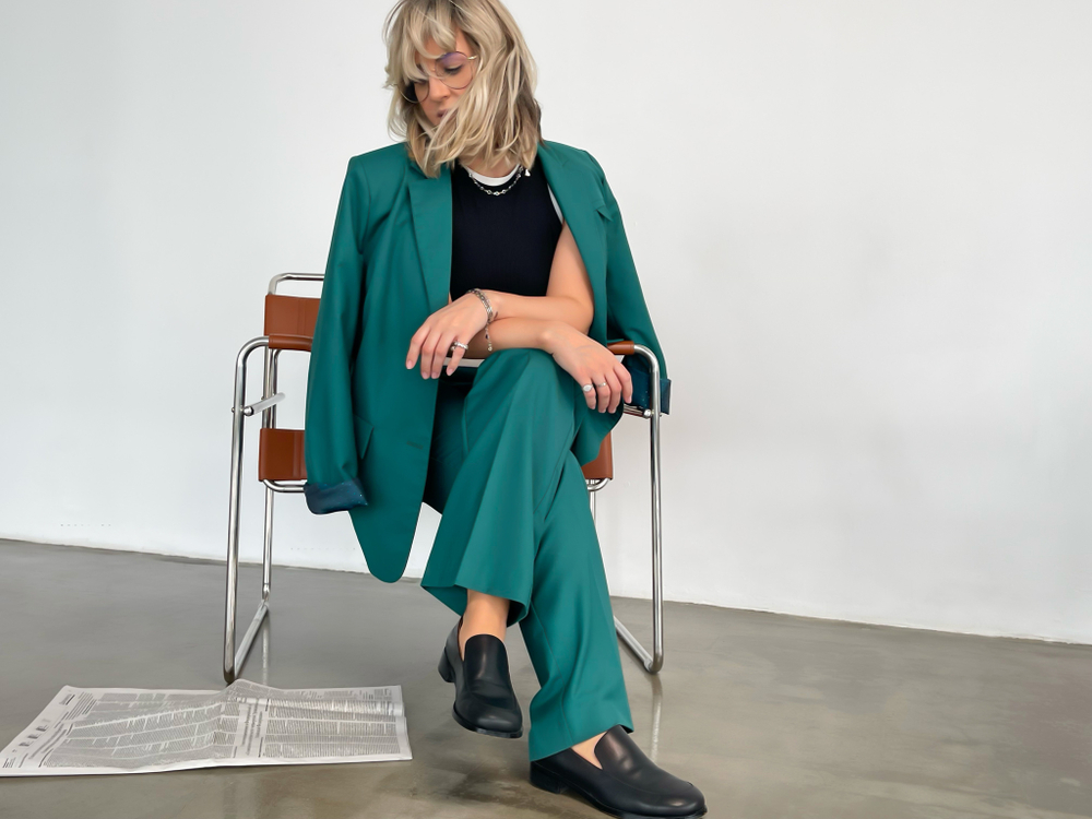 Костюм в рубчик белый 3