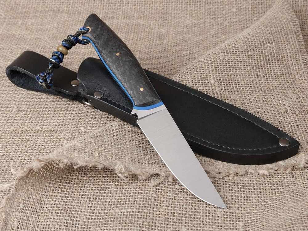 Нож для бушкрафта "Куница", сталь VG-10/Elmax, рукоять карбон (синий спейсер)