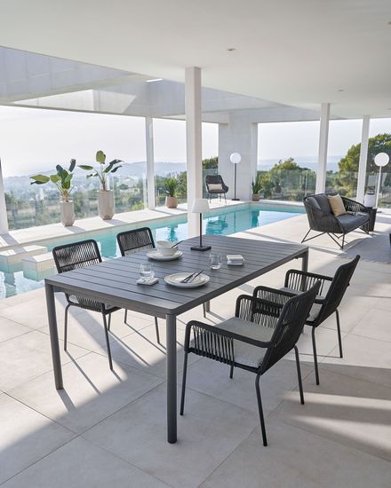 Веревочное кресло Abeli черного цвета La Forma Испания 