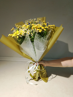 Летний солнечный букет с танацетумом и ароматными пионами Сара Бернард (С0034)