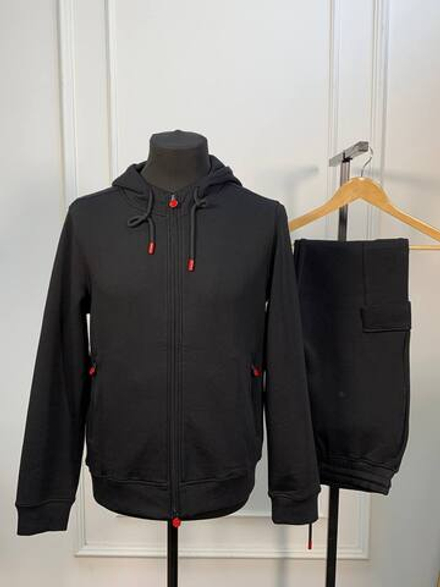 Прогулочный костюм Kiton