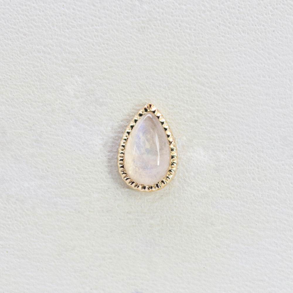 Grisant teardrop tops with natural stone