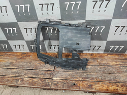 Кронштейн решетки радиатора правый Hyundai Staria (US4) 21-нв Б/У Оригинал 86368CG600