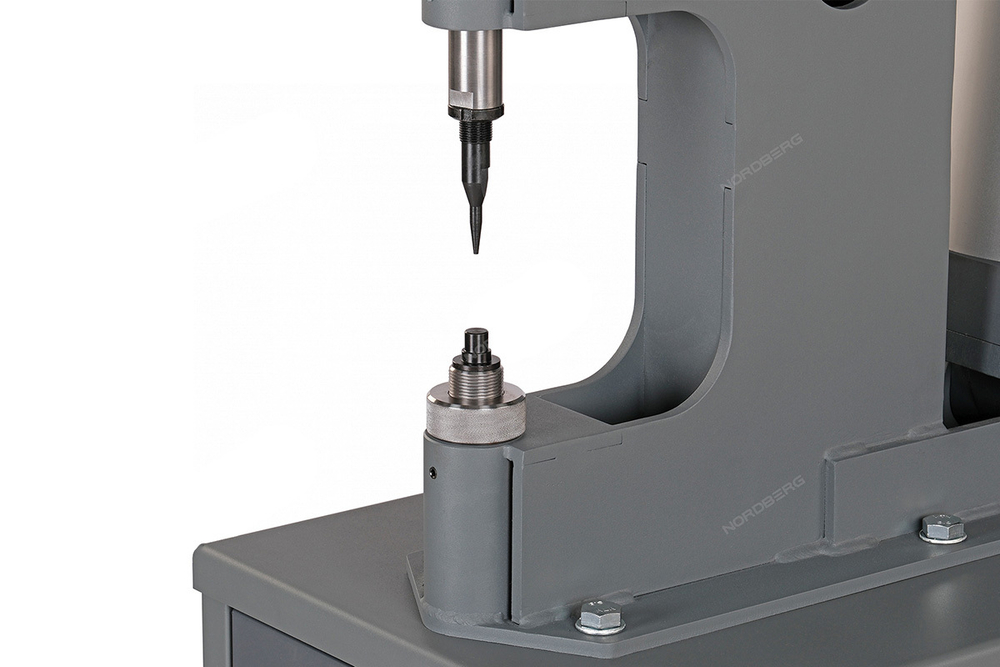 NORDBERG (NR8T) Пневматический станок для заклепки тормозных колодок, цилиндр 125, с тумбой