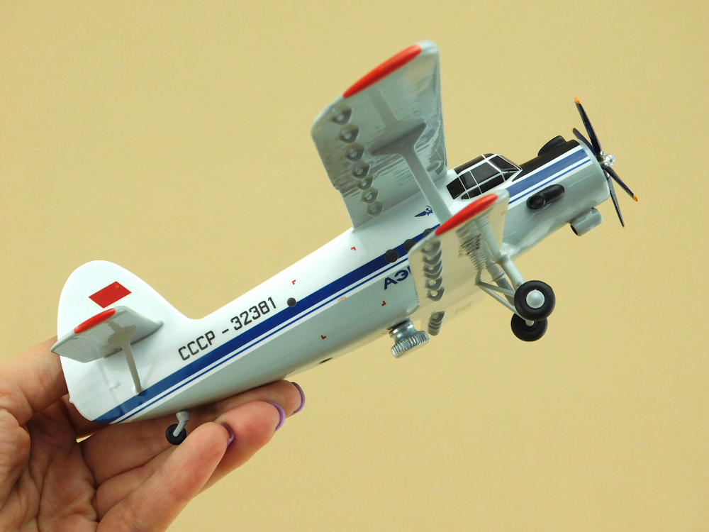 Модель самолета Ан-2 (М1:72, Аэрофлот СССР-32381)