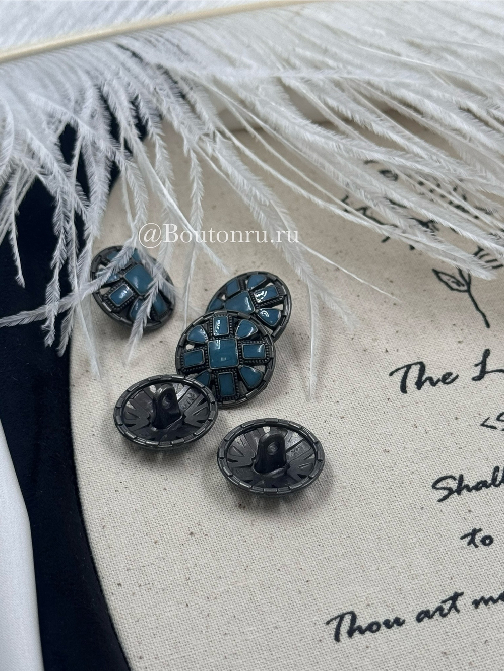 Пуговицы с квадратными деталями графитовые с синей эмалью