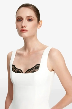 Платье мини из крепа с кружевом