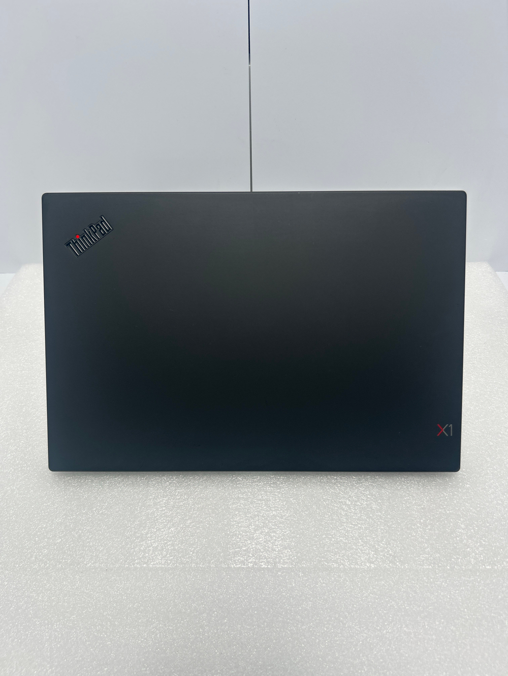 Ноутбук Lenovo ThinkPad X1 Carbon 6th Gen (20KGSBUL00) 14"/Intel Core i7-8650U/RAM 16 GB/SSD 512 GB/Intel UHD Graphics 620/1920*1080/IPS/Windows 11/Подсветка - кл: LED/Черный. Состояние: Уценка/большой след. на матрице от клавиатуры