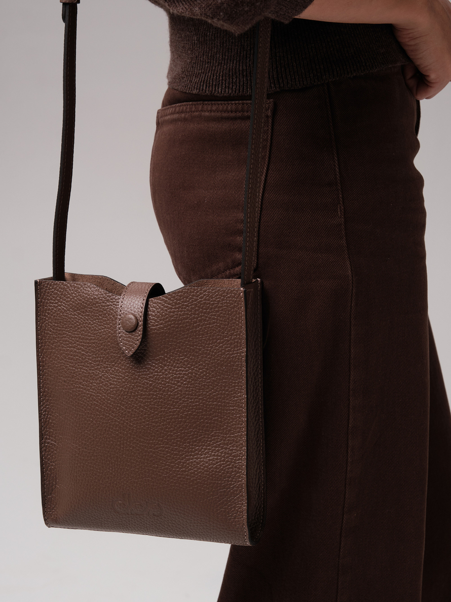 Женская кожаная сумка кросс-боди DBR 30919 коричневый какао