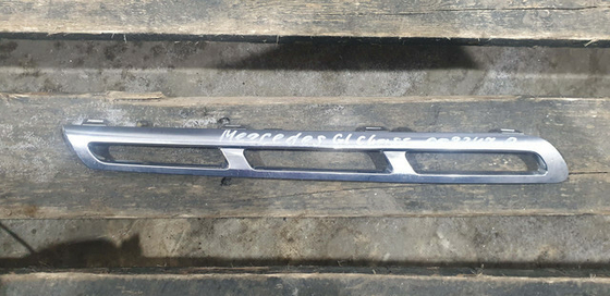 Молдинг решетки радиатора Mercedes GLS (X166) 15-19 Б/У Оригинал A1668882085