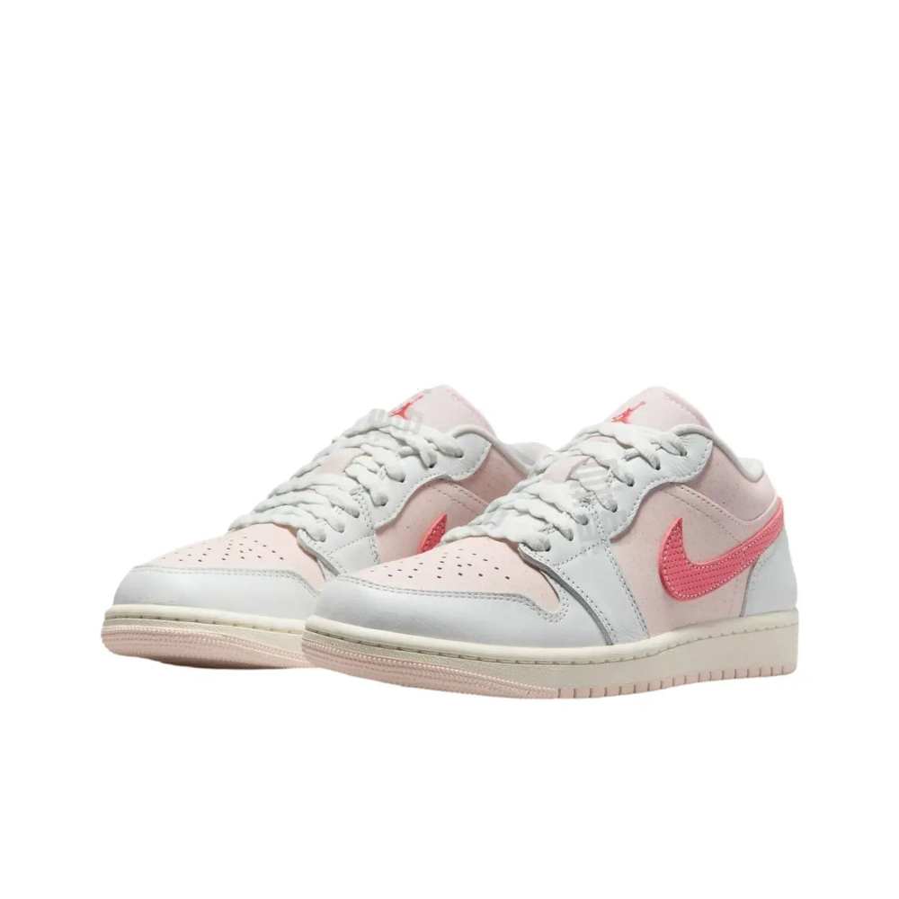 Женские кроссовки Air Jordan 1 Low SE 'Strawberry Milkshake' IB8156-133