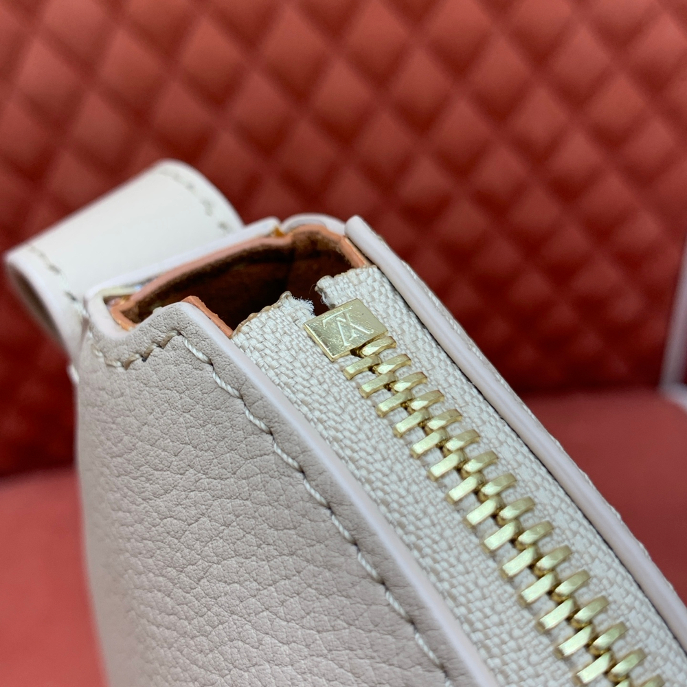 Louis Vuitton Low Key Cookie MM