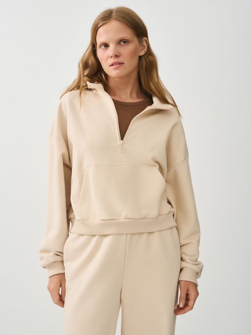 Олимпийка с велюровым эффектом 