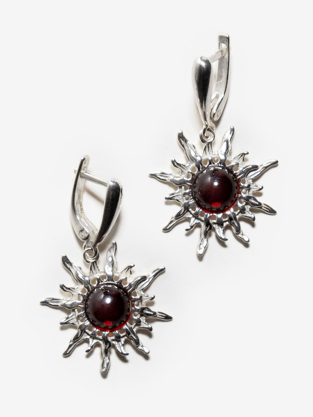 Серебряные серьги с цельным янтарем "Солнце", серебро 925 пробы